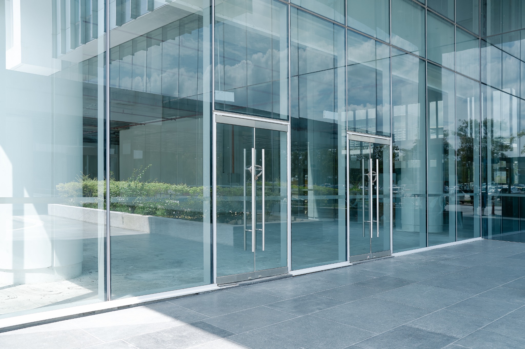 2000 - Lancement de l’activité Immobilier Entreprises